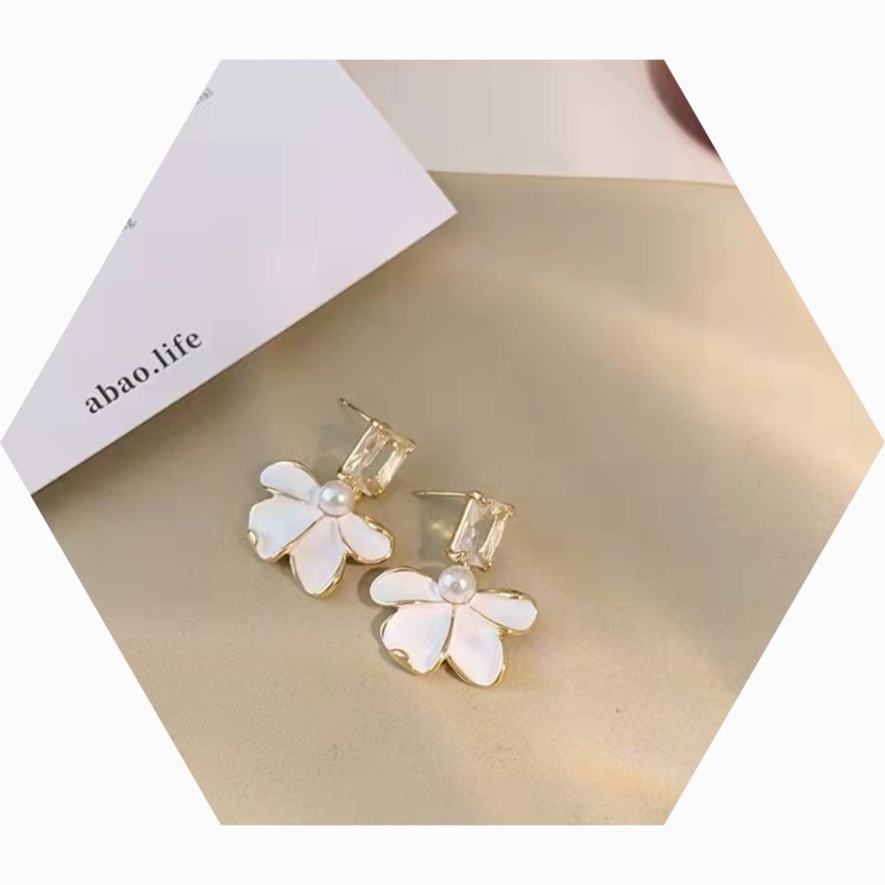 Flower Earrings - Picture 4 of 4